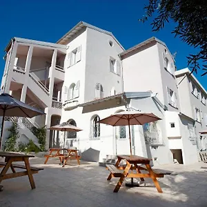 Aragon Apartment